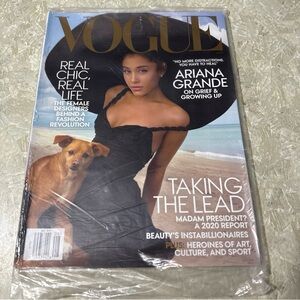 New Sealed ! Vogue Magazine August 2019 Ariana Grande Cover [Collector's Issue]
